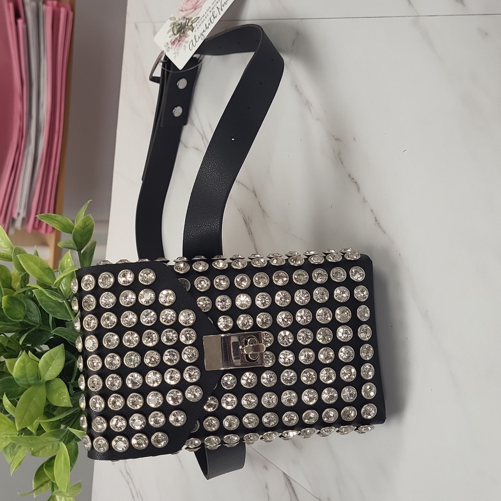 Cellphone Rhinestone purse w/ belt